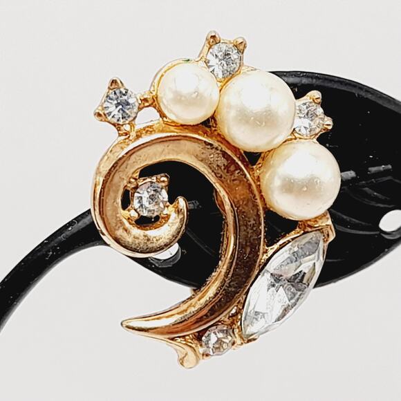 Vintage Crown Trifari Clip Earrings, Faux Pearls & Clear Rhinestones, Gold Tone - Picture 6 of 13